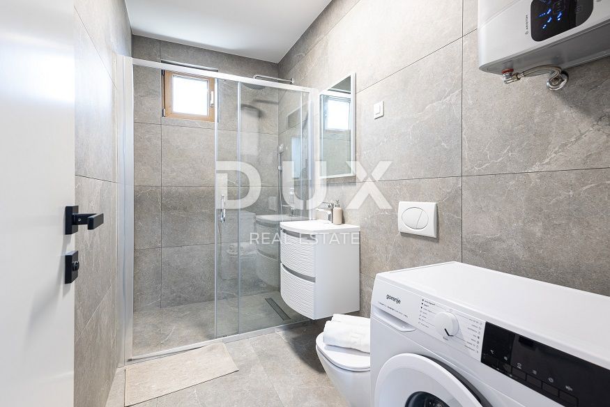 ISOLA DI PAG, POVLJANA - Appartamento 55 m2, 1a fila al mare