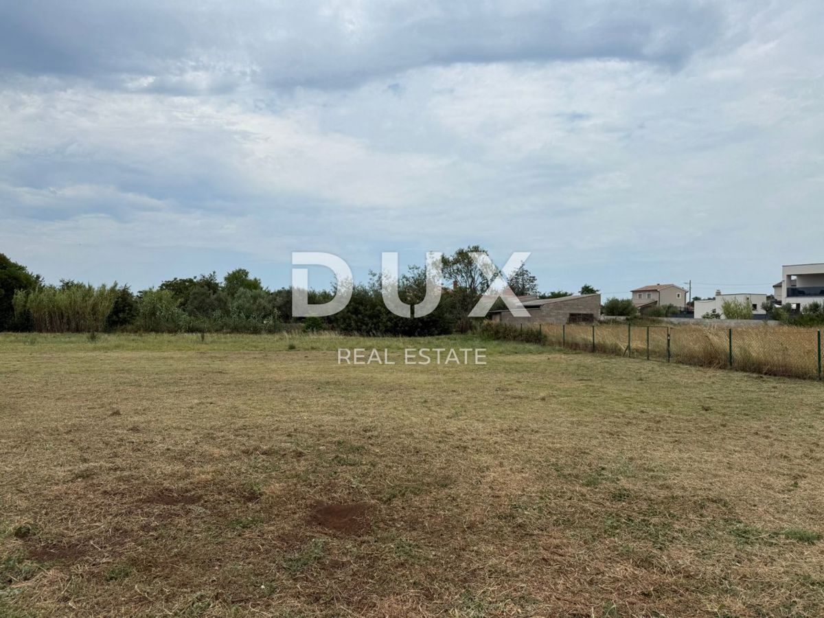 ISTRIA, LOBORIKA - Terreno edificabile in posizione privilegiata
