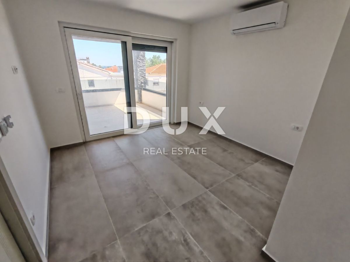 ZADAR, VIR - Confortevole attico con vista mare a 180 metri dalla spiaggia di Jadro! BS3