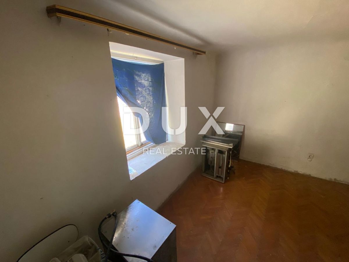 KRALJEVICA, ŠMRIKA - casa indipendente con 1.200 m2 di giardino! OPPORTUNITÀ!