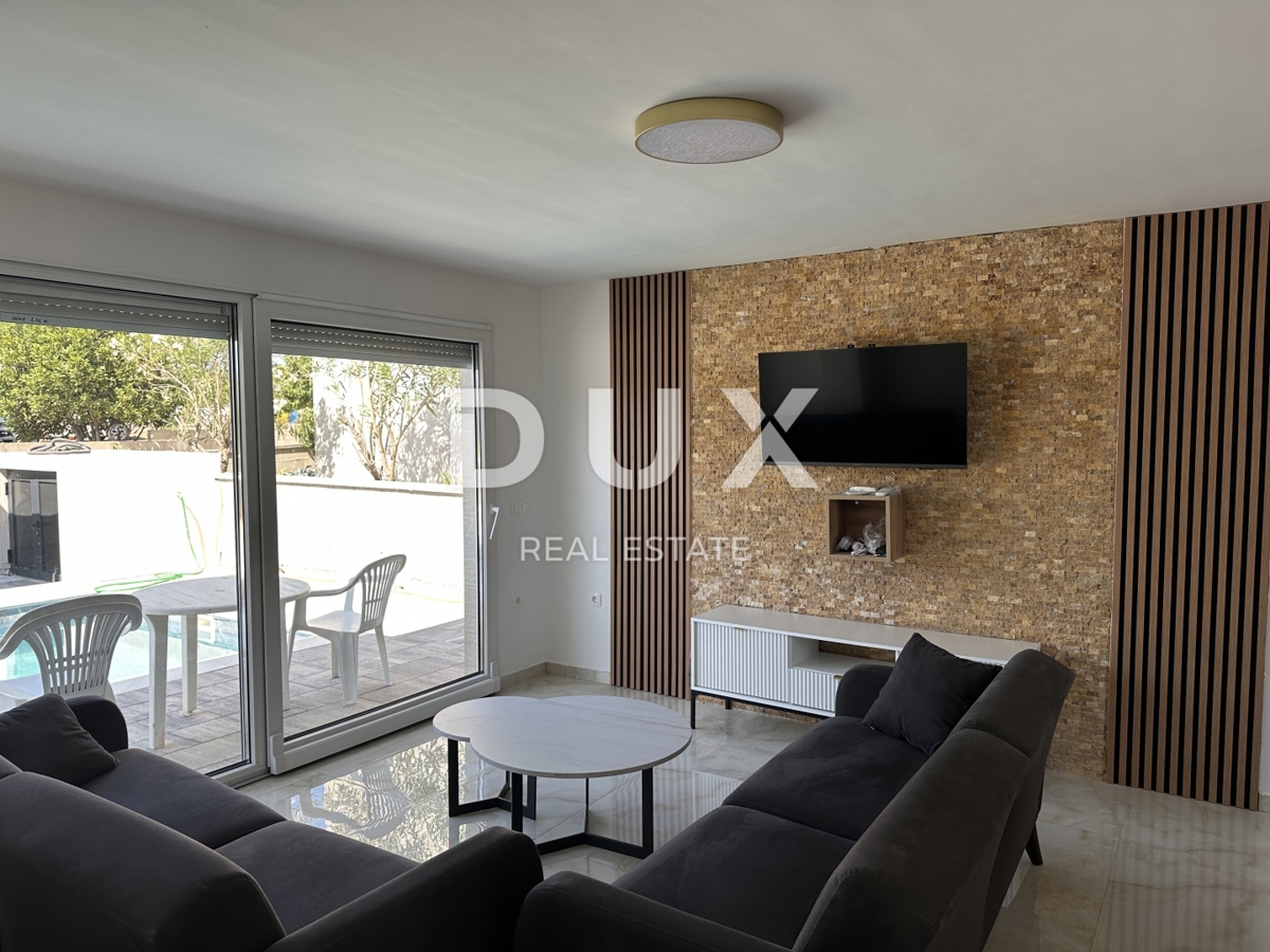 ZADAR, VIR - Moderna casa a un piano con piscina!
