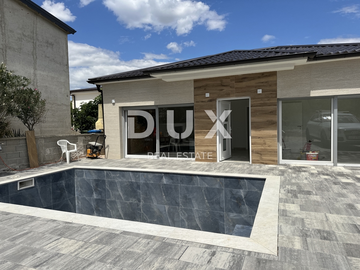 ZADAR, VIR - Moderna casa a un piano con piscina!