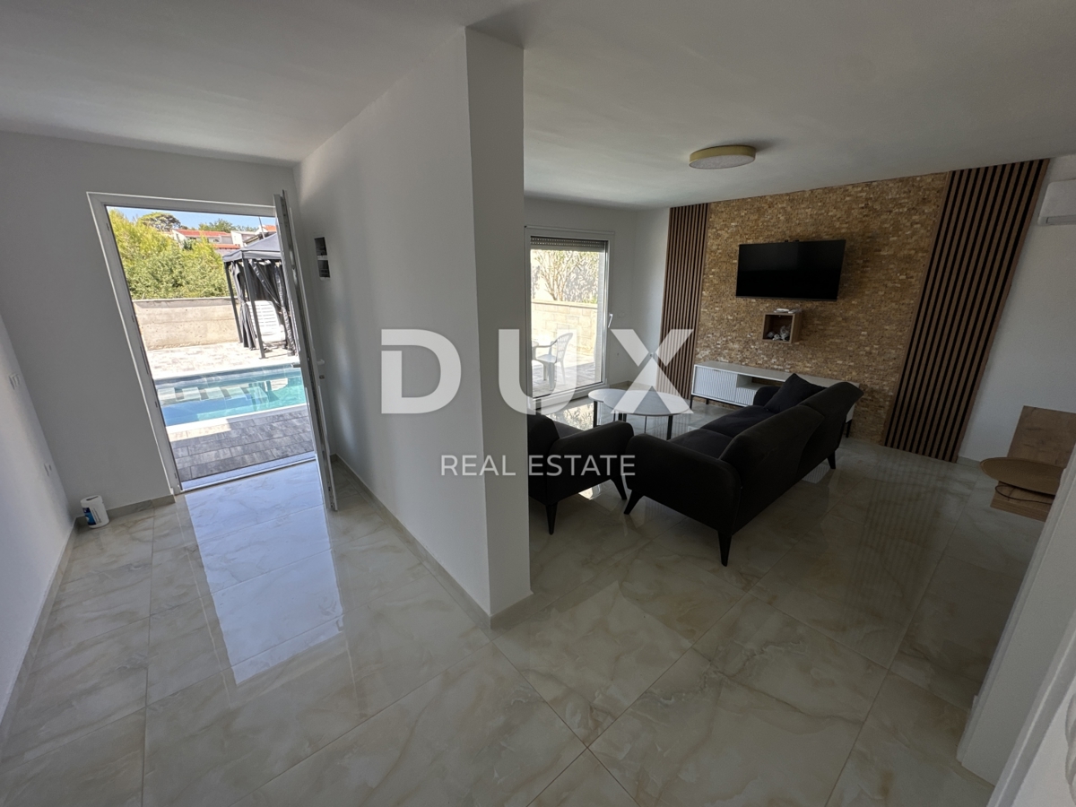 ZADAR, VIR - Moderna casa a un piano con piscina!