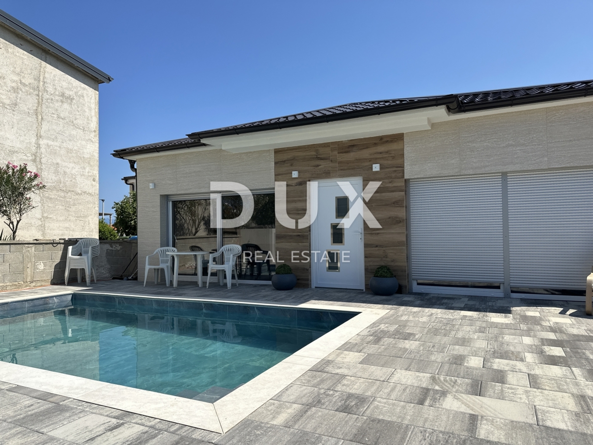 ZADAR, VIR - Moderna casa a un piano con piscina!