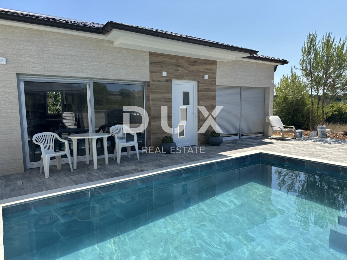 ZADAR, VIR - Moderna casa a un piano con piscina!