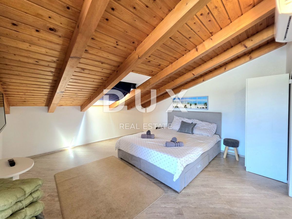 ISTRIA, VOLME - Casa bifamiliare con 4 camere da letto, piscina e giardino completamente recintato, a 300 metri dalle spiagge