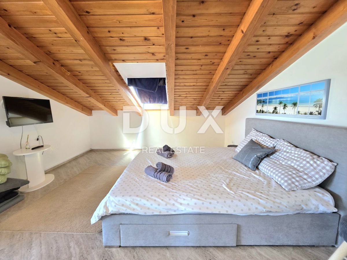 ISTRIA, VOLME - Casa bifamiliare con 4 camere da letto, piscina e giardino completamente recintato, a 300 metri dalle spiagge