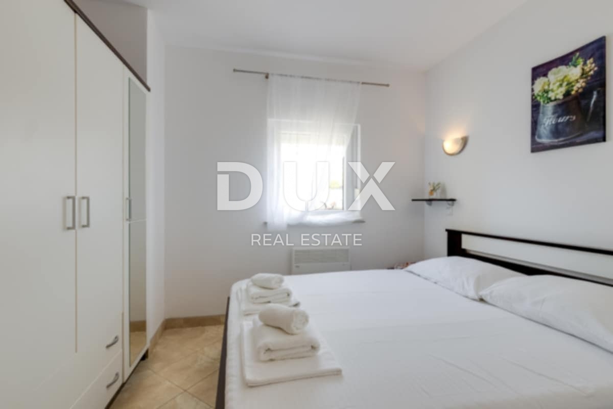 ISTRIA, NOVIGRAD - Due appartamenti vicino al mare