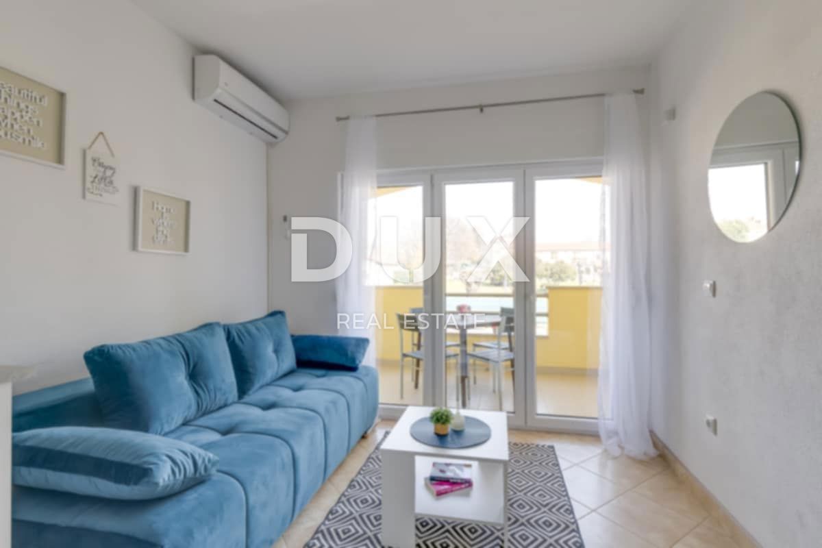 ISTRIA, NOVIGRAD - Due appartamenti vicino al mare