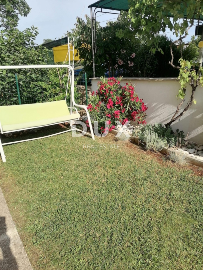 ISTRIA, NOVIGRAD - Due appartamenti vicino al mare