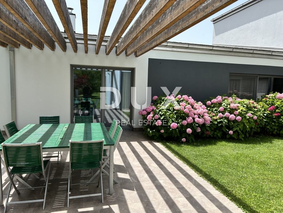 ZAGABRIA, NOVI ZAGREB - casa a basso consumo energetico con ampio terreno e impianto solare