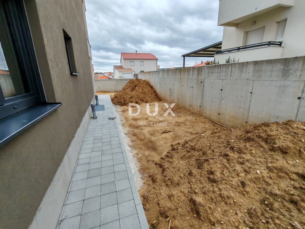 ZADAR, RAŽANAC - Nuovo edificio! Riscaldamento a pavimento, ascensore, vista mare, ripostiglio...! S1