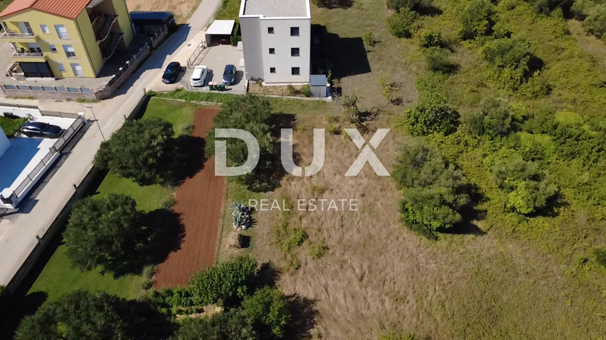 ZADAR, SUKOŠAN - Terreno edificabile 379m²