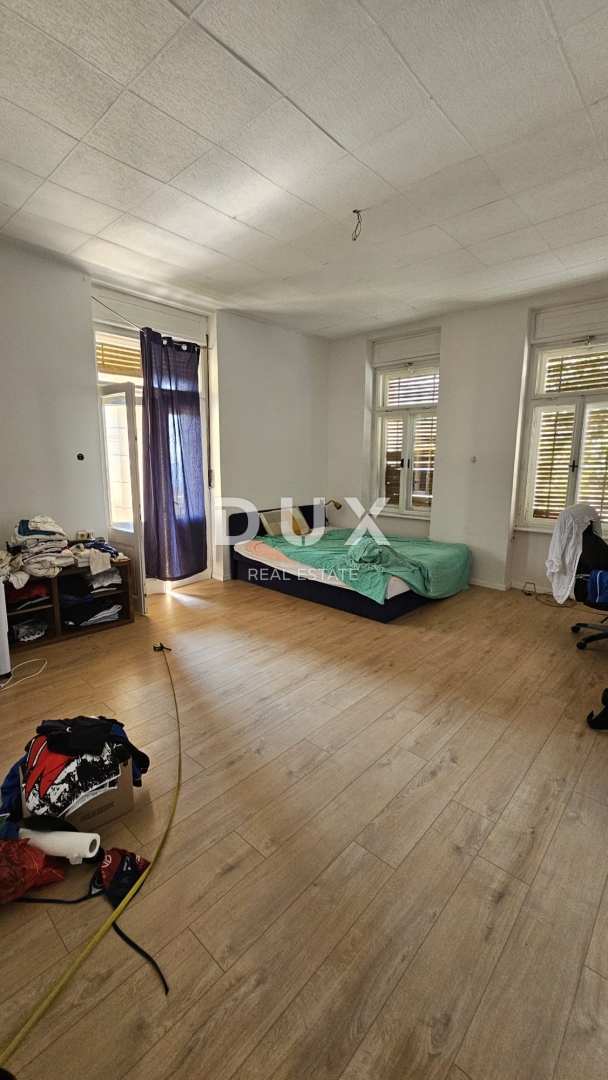 ABBAZIA - Spazioso appartamento con vista in una villa in stile Liberty con molto potenziale, 152 m2