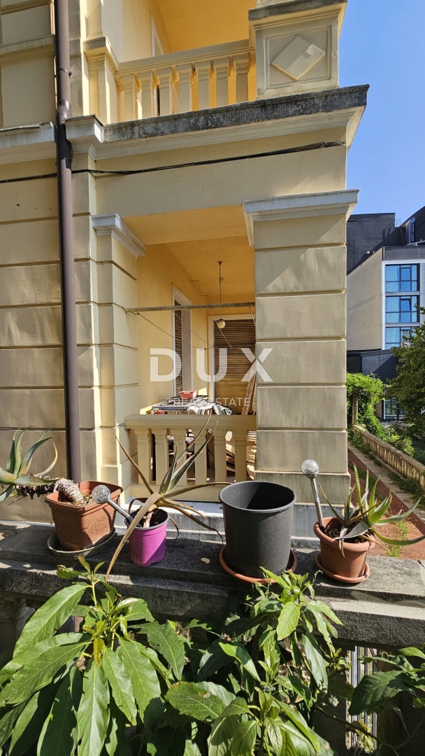 ABBAZIA - Spazioso appartamento con vista in una villa in stile Liberty con molto potenziale, 152 m2