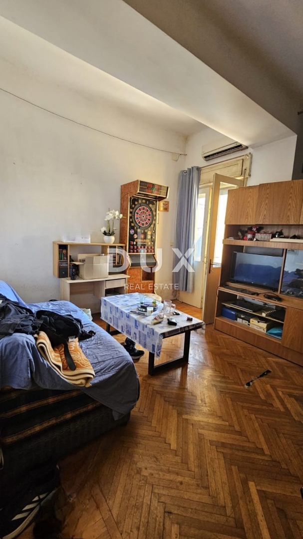 ABBAZIA - Spazioso appartamento con vista in una villa in stile Liberty con molto potenziale, 152 m2
