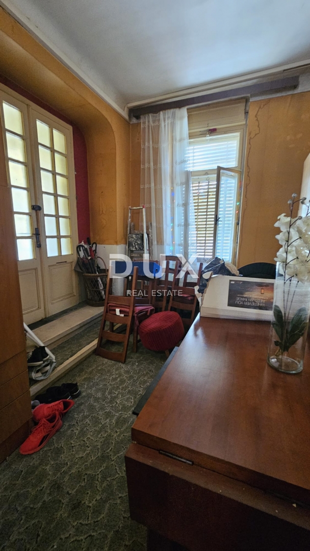 ABBAZIA - Spazioso appartamento con vista in una villa in stile Liberty con molto potenziale, 152 m2