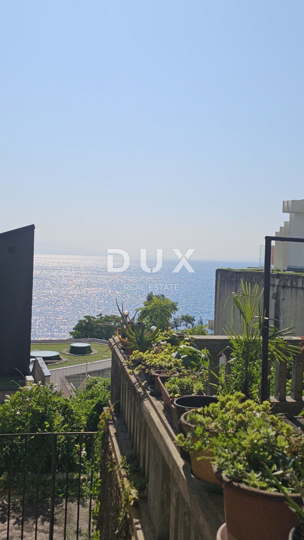 ABBAZIA - Spazioso appartamento con vista in una villa in stile Liberty con molto potenziale, 152 m2