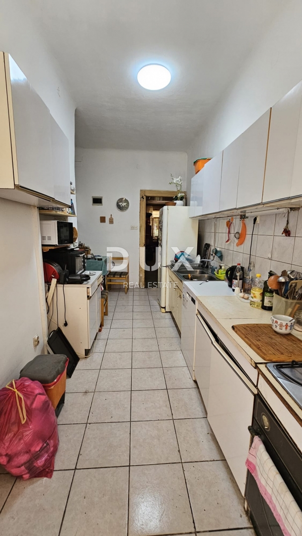 ABBAZIA - Spazioso appartamento con vista in una villa in stile Liberty con molto potenziale, 152 m2