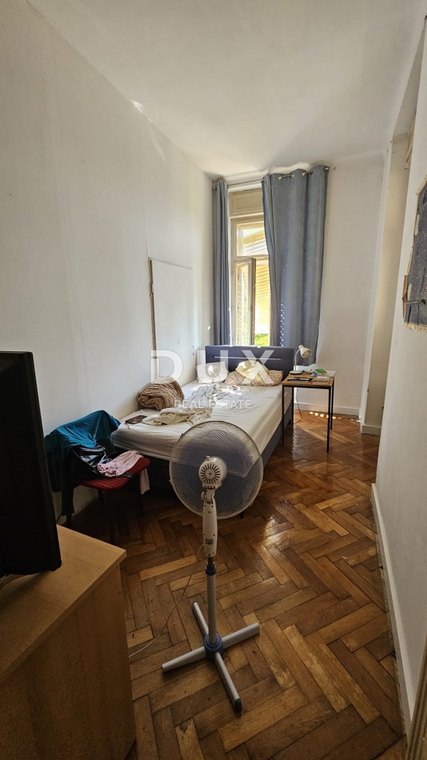 ABBAZIA - Spazioso appartamento con vista in una villa in stile Liberty con molto potenziale, 152 m2