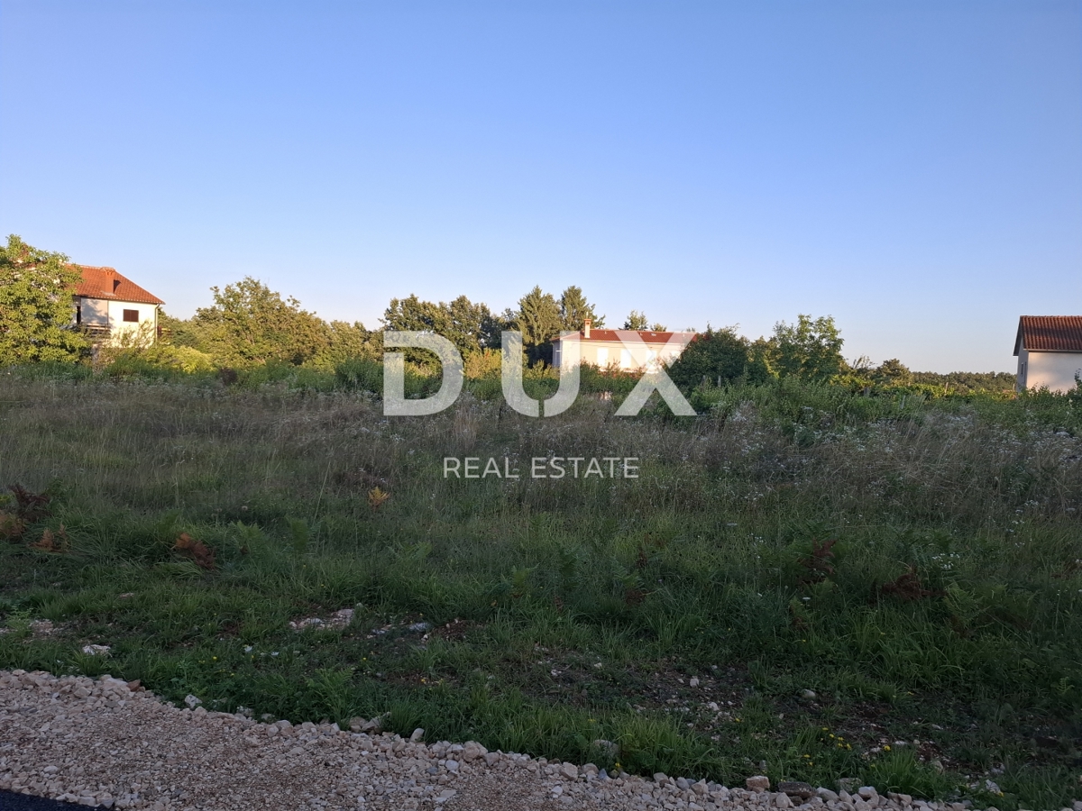 ISTRIA, LINDAR - terreno edificabile in posizione tranquilla