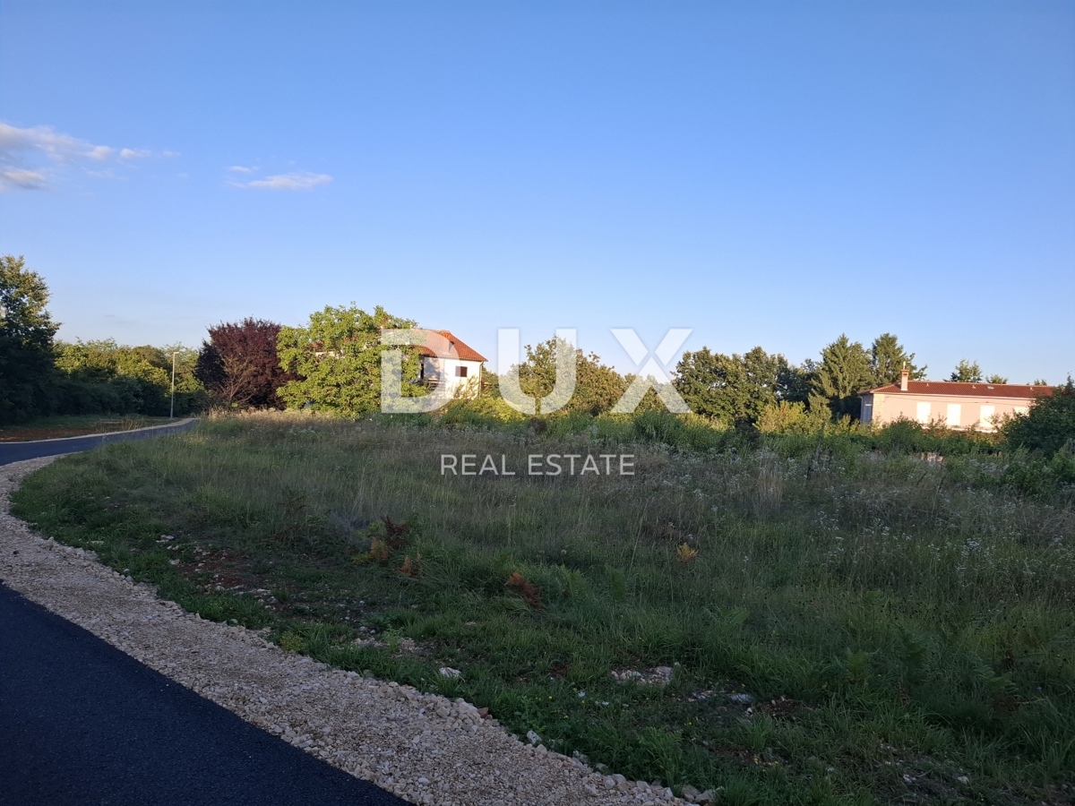 ISTRIA, LINDAR - terreno edificabile in posizione tranquilla