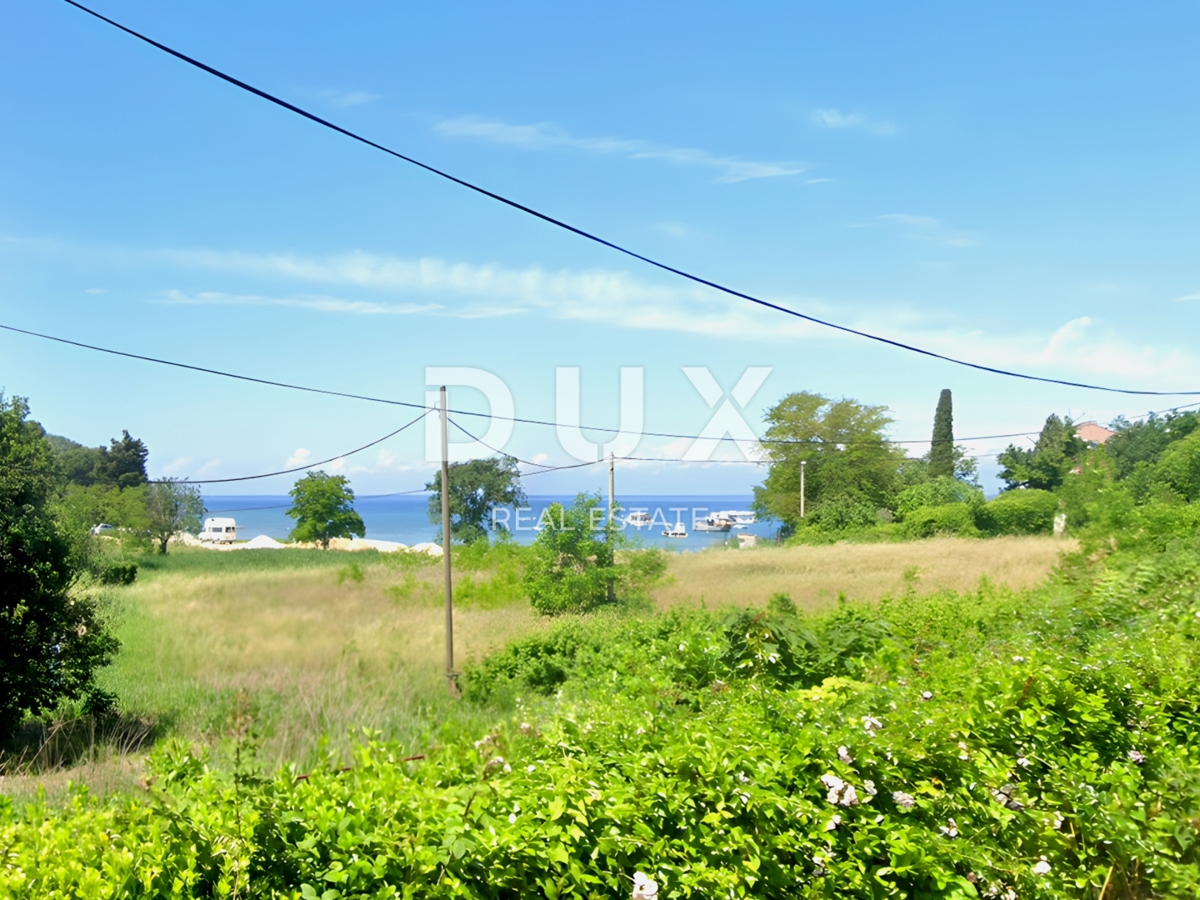 ISTRIA, UMAGO - Terreno edificabile a 80 metri dal mare