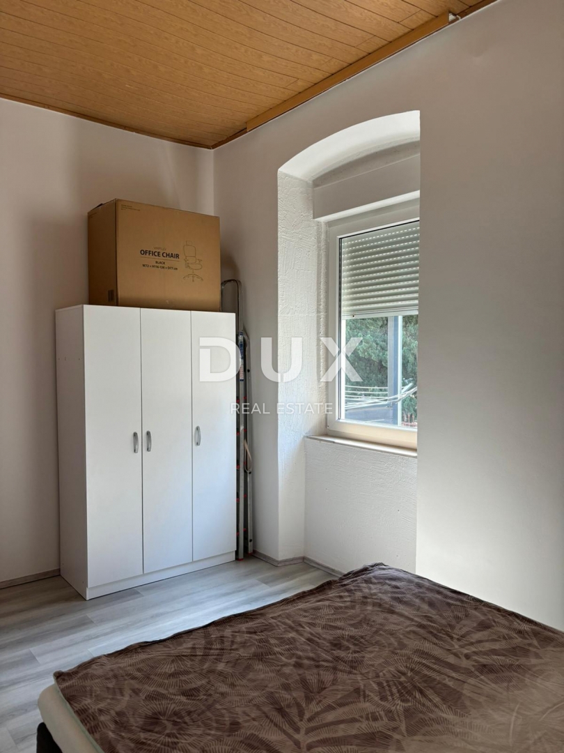 ISTRIA, POLA - Due appartamenti in una posizione ricercata vicino al mare!