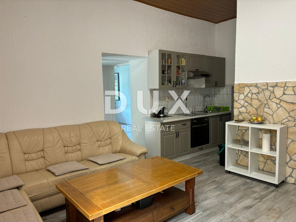 ISTRIA, POLA - Due appartamenti in una posizione ricercata vicino al mare!