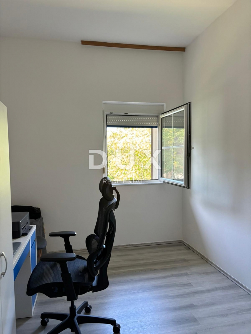 ISTRIA, POLA - Due appartamenti in una posizione ricercata vicino al mare!