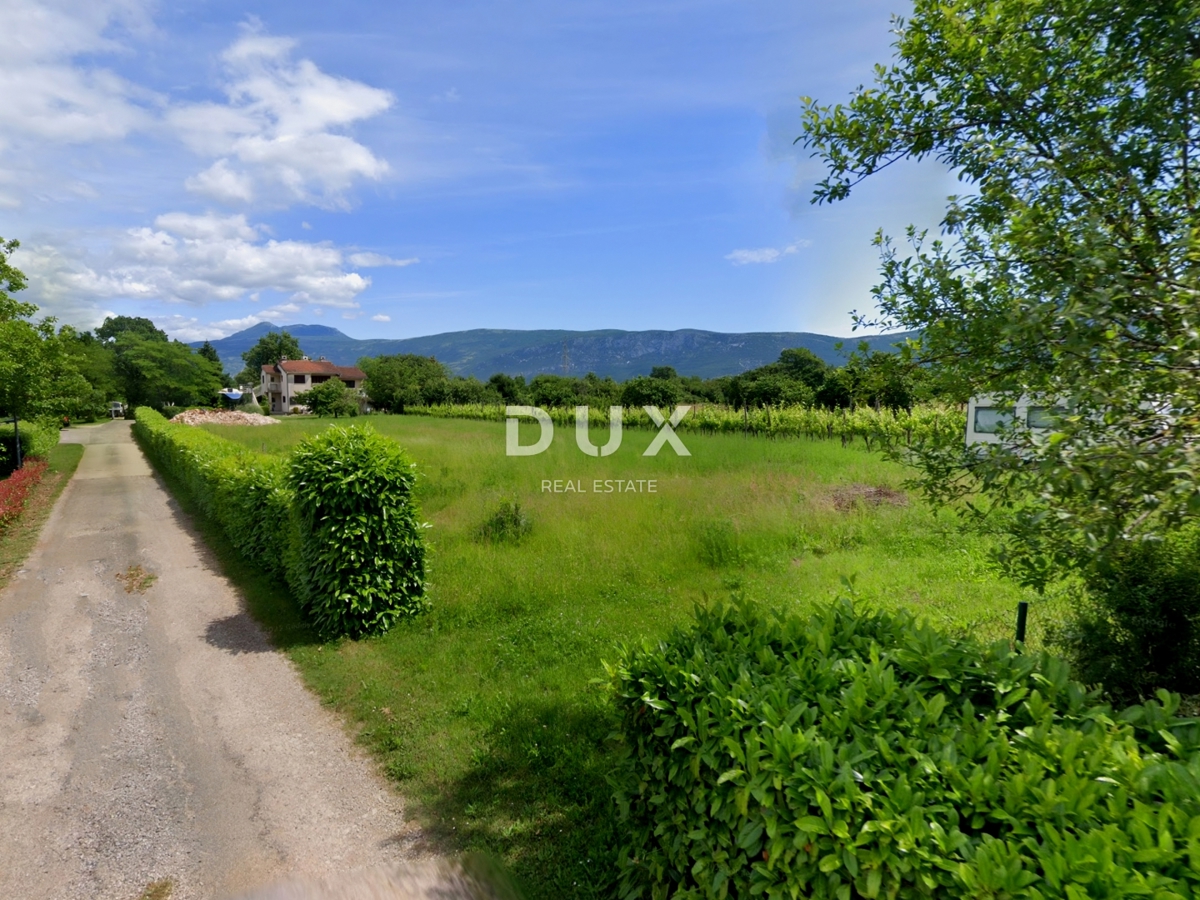 ISTRIA, LABIN - Quattro lotti edificabili con due permessi di costruzione