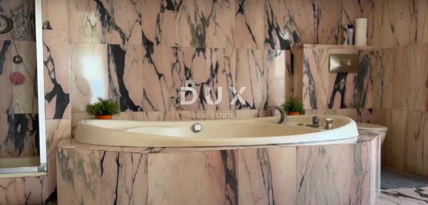 Casa Ičići, Opatija - Okolica, 700m2