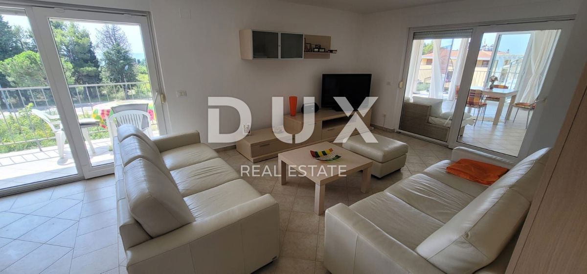 ISTRIA, UMAGO - Attico con vista mare, a 200 metri dalla spiaggia!