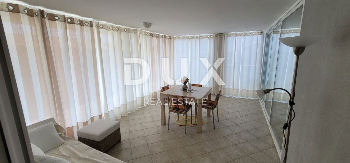 ISTRIA, UMAGO - Attico con vista mare, a 200 metri dalla spiaggia!