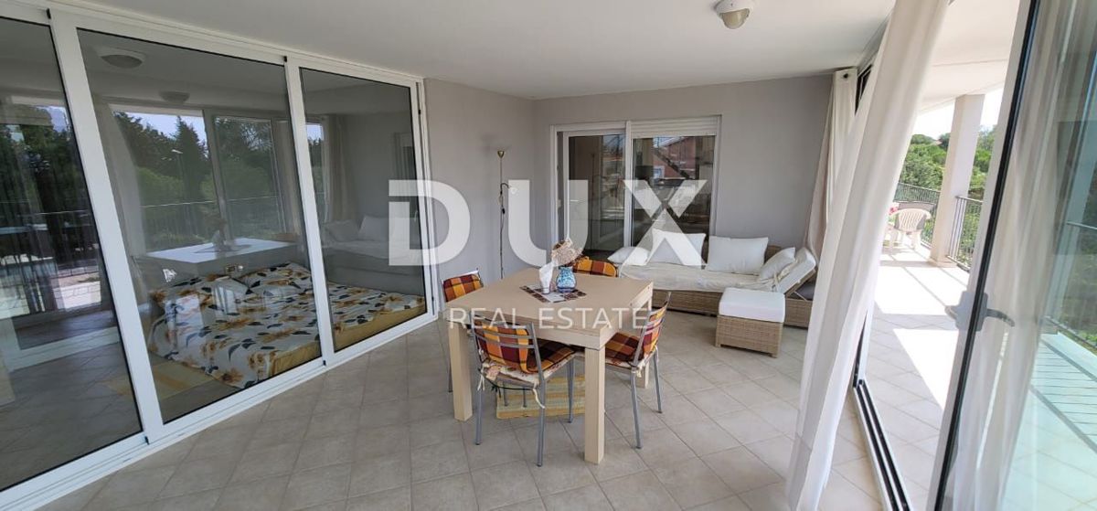 ISTRIA, UMAGO - Attico con vista mare, a 200 metri dalla spiaggia!