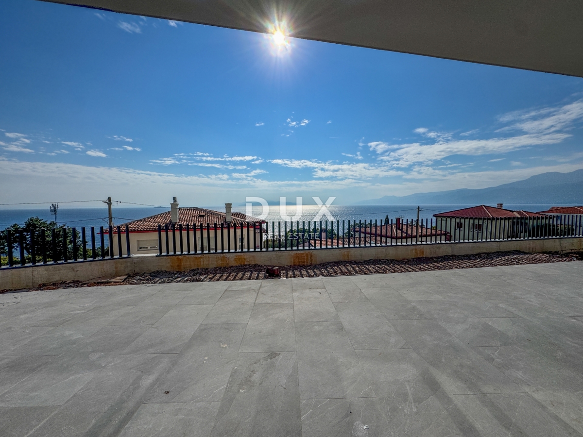 RIJEKA, KANTRIDA - Appartamento di 127 m2 in un lussuoso edificio di nuova costruzione a soli 250 metri dal mare con garage e vista panoramica sul mare
