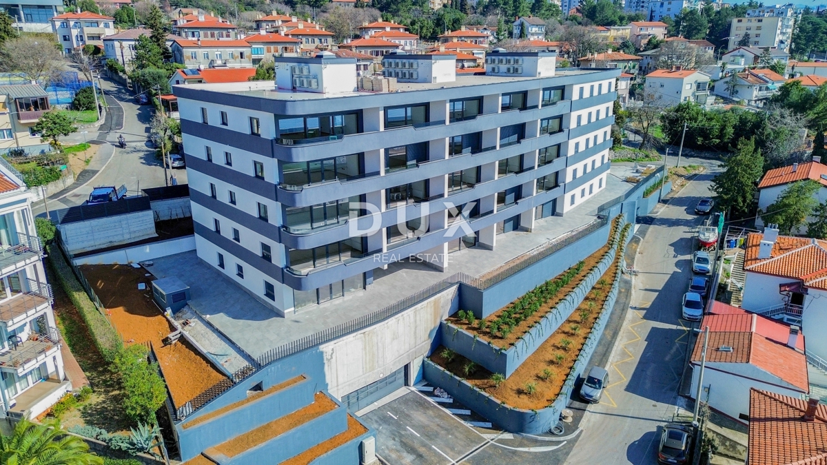 RIJEKA, KANTRIDA - Appartamento di 127 m2 in un lussuoso edificio di nuova costruzione a soli 250 metri dal mare con garage e vista panoramica sul mare