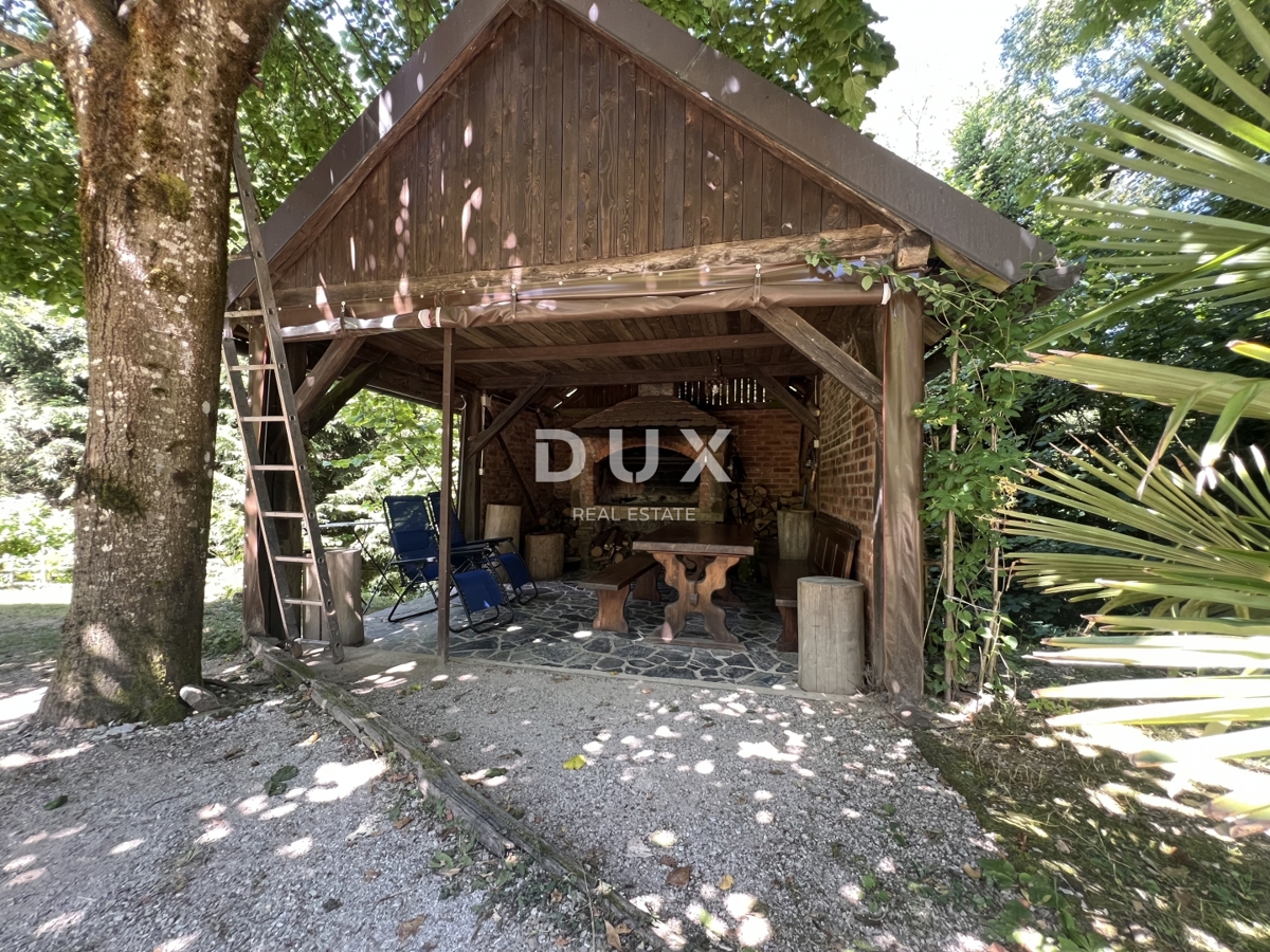 GORSKI KOTAR, HLEVCI – due case su un terreno di 2.869 m²