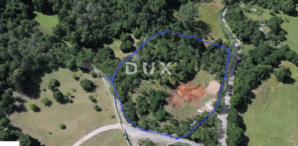 RIJEKA, GROBNIK - terreno edificabile 2385m2 per una casa familiare/appartamenti/per affitto o case vacanze con piscina