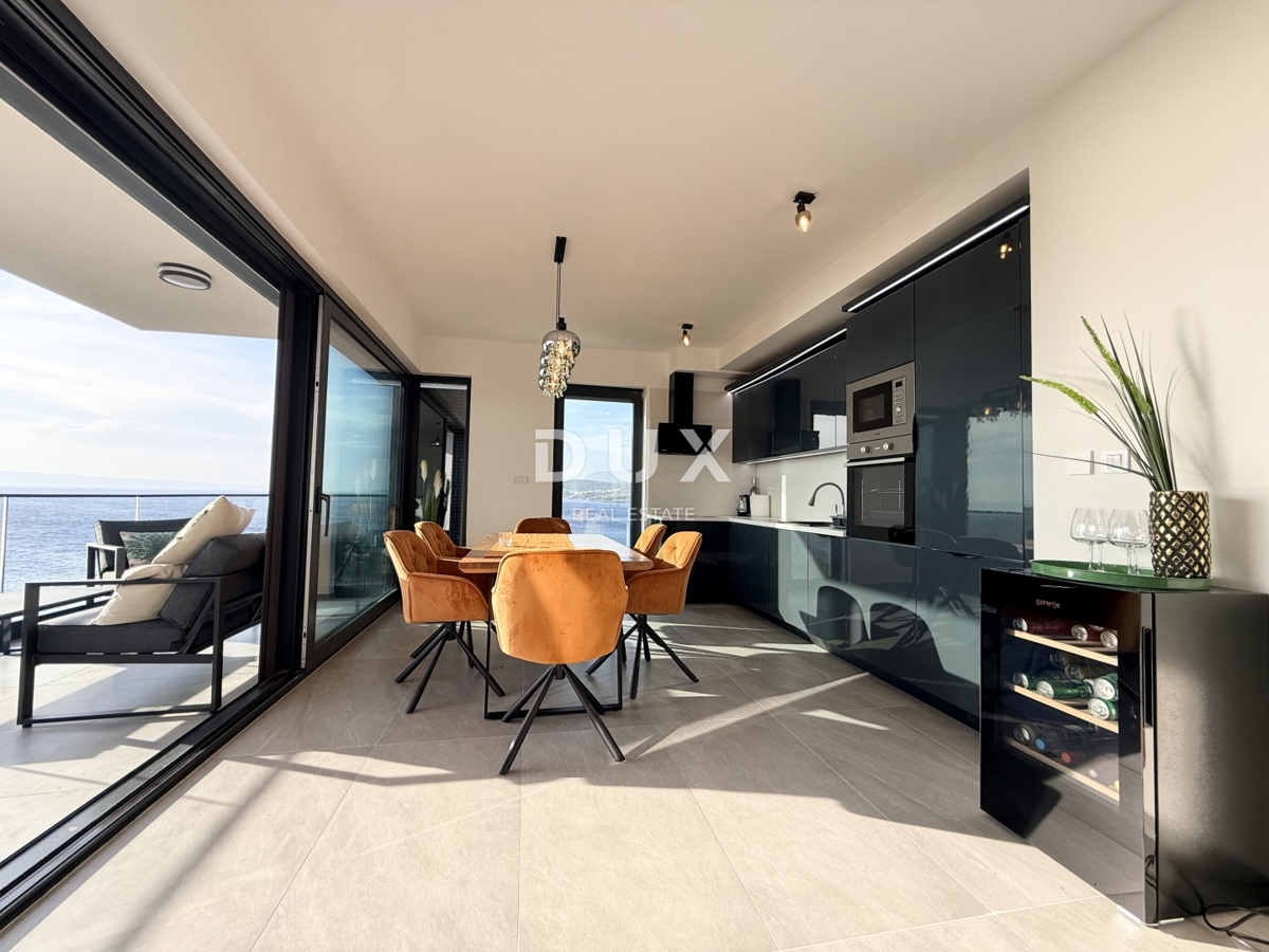 KLENOVICA - lussuoso appartamento in prima fila sul mare in un nuovo edificio