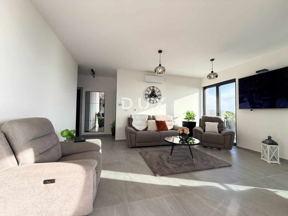 KLENOVICA - lussuoso appartamento in prima fila sul mare in un nuovo edificio