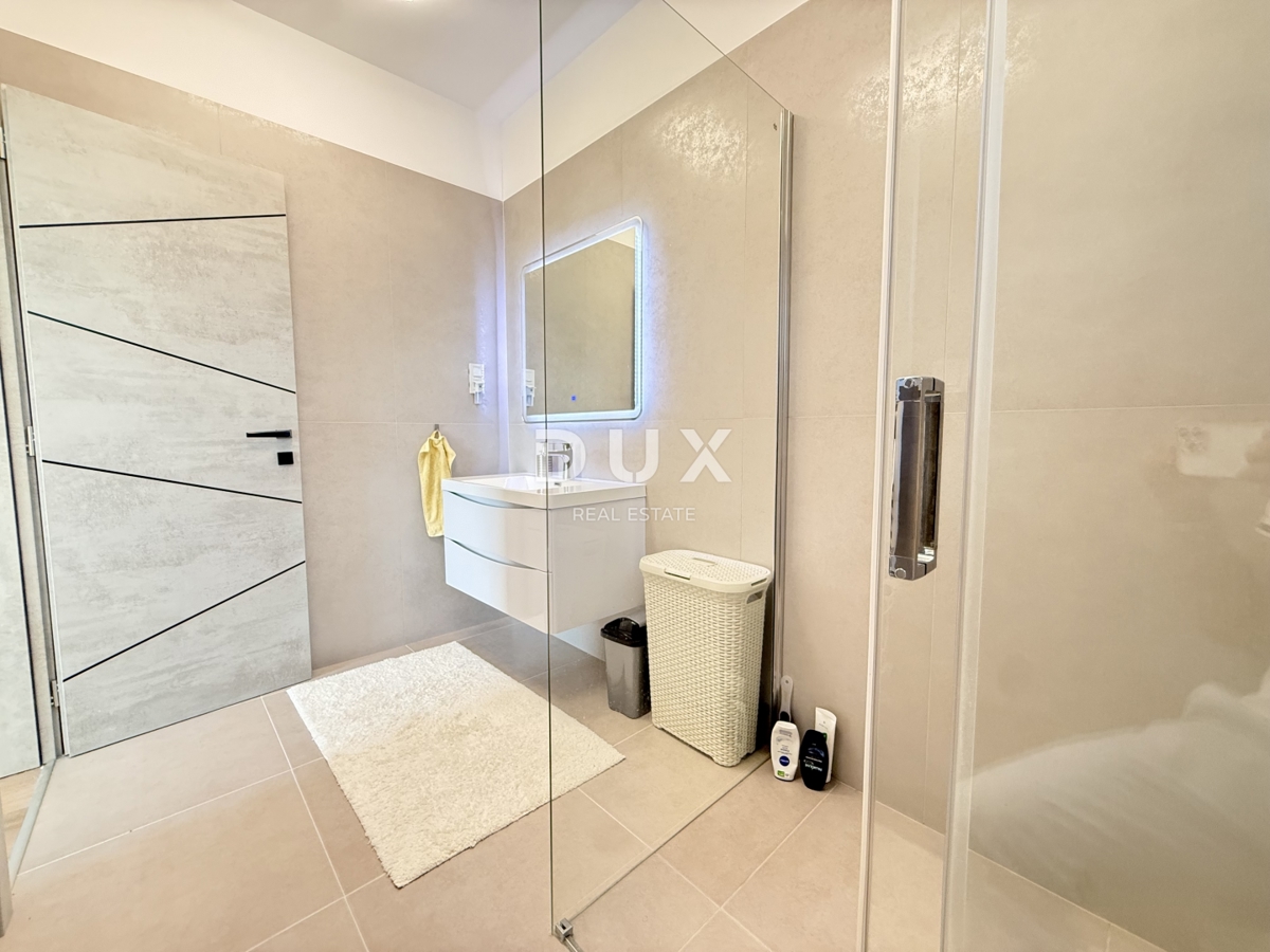 KLENOVICA - lussuoso appartamento in prima fila sul mare in un nuovo edificio