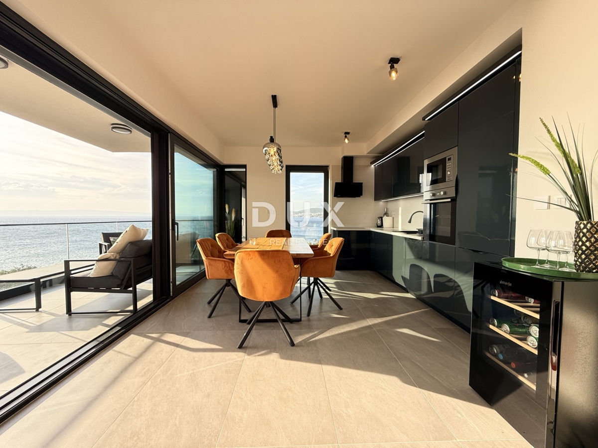 KLENOVICA - lussuoso appartamento in prima fila sul mare in un nuovo edificio