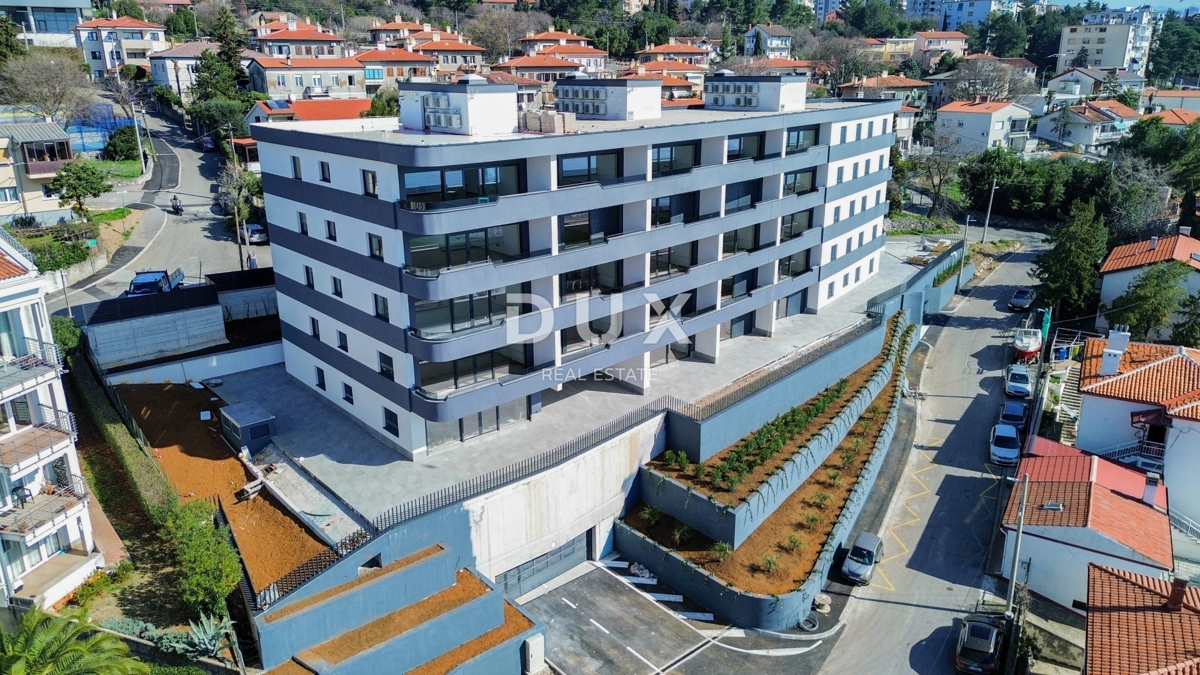 RIJEKA, KANTRIDA - Appartamento di 102 m2 in un lussuoso edificio di nuova costruzione a soli 250 metri dal mare con garage e vista panoramica sul mare