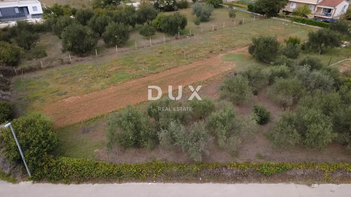 ZADAR, POLIČNIK – Terreno edificabile 2.166 m², Ottima posizione