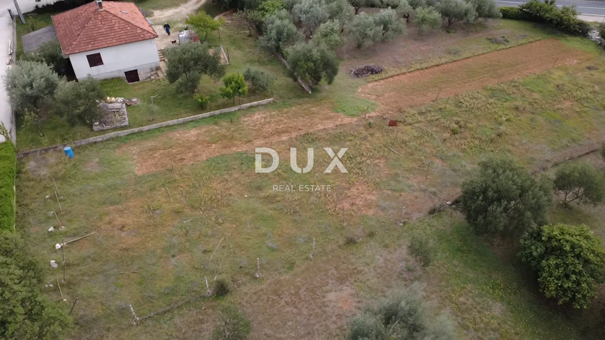 ZADAR, POLIČNIK – Terreno edificabile 2.166 m², Ottima posizione
