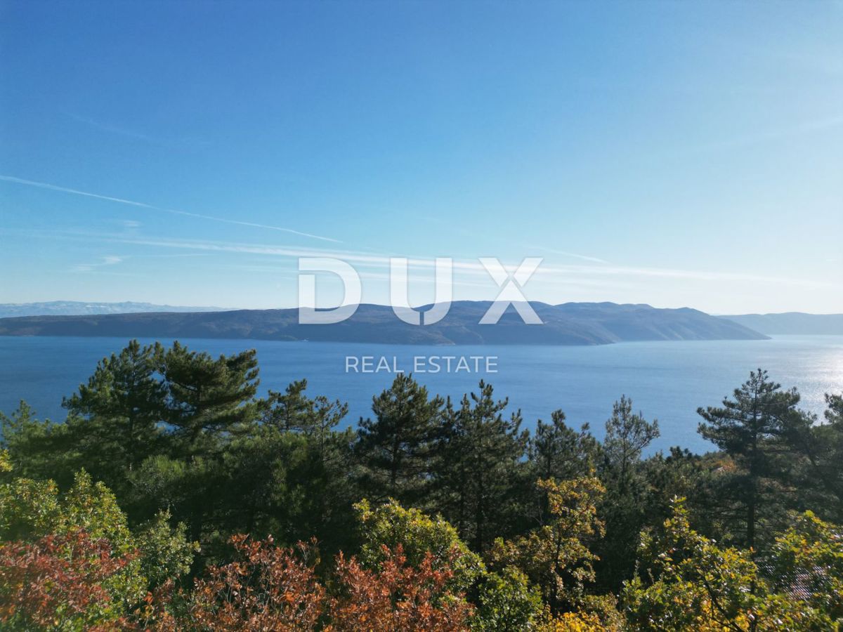 OPATIJA, BRSEČ, NAČINOVIĆI - terreno edificabile di 543 m2 con progetto per una villa e vista panoramica sul mare 