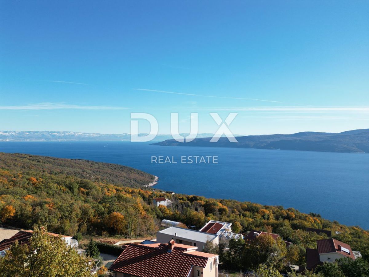 OPATIJA, BRSEČ, NAČINOVIĆI - terreno edificabile di 543 m2 con progetto per una villa e vista panoramica sul mare 