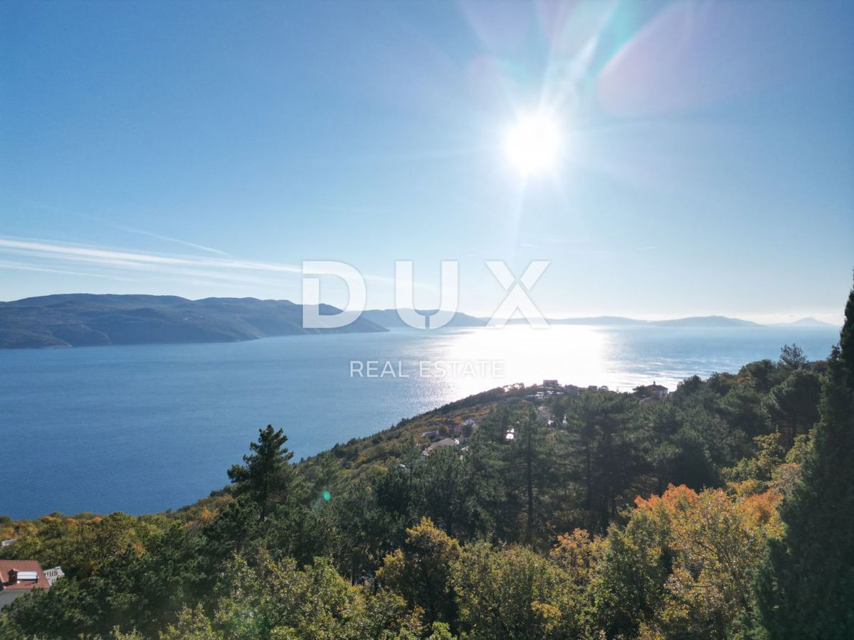 OPATIJA, BRSEČ, NAČINOVIĆI - terreno edificabile di 543 m2 con progetto per una villa e vista panoramica sul mare 