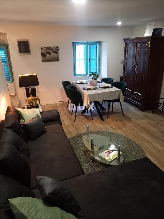 ISTRIA, VODNJAN - Casa ristrutturata con due appartamenti